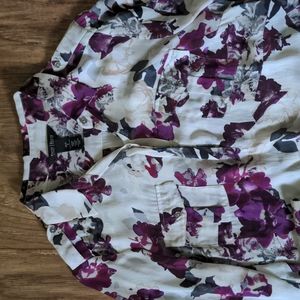 White House black market Long sleeve Floral Silk blouse size 8